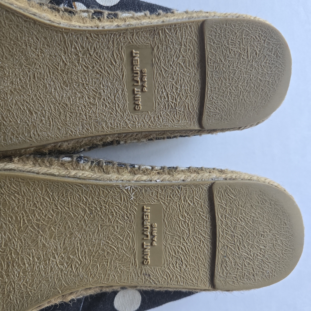 Saint Laurent Tan Textured Sole - Picture 7 of 10